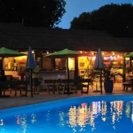 Mobilhome 3 Etoiles - Piscine - Eeebaf 캠프장 로카마두르
